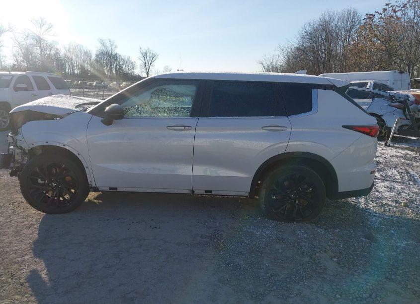 Photo 14 of 2023 Mitsubishi Outlander SE BLACK EDITION (VIN JA4J4UA8XPZ024259)