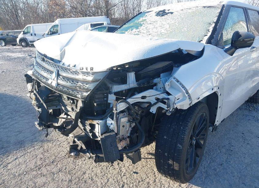 Photo 6 of 2023 Mitsubishi Outlander SE BLACK EDITION (VIN JA4J4UA8XPZ024259)