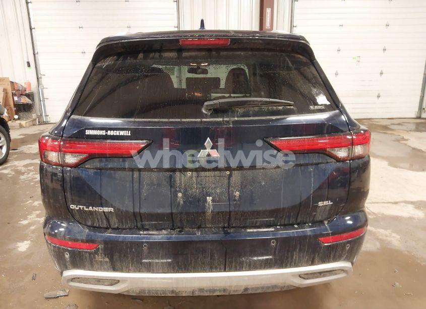 Photo 16 of 2022 Mitsubishi Outlander SEL 2.5 S-AWC/SEL LAUNCH EDITION S-AWC/SEL SPECIAL EDITION S-AWC (VIN JA4J4VA80NZ008137)