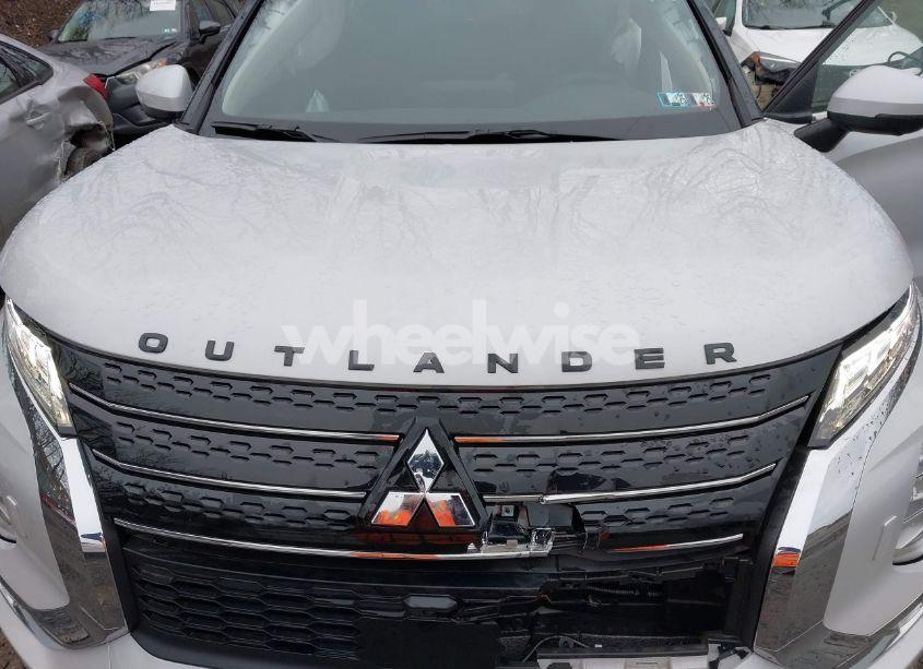 Photo 10 of 2024 Mitsubishi Outlander SE 2.5 S-AWC (VIN JA4J4VA80RZ047767)