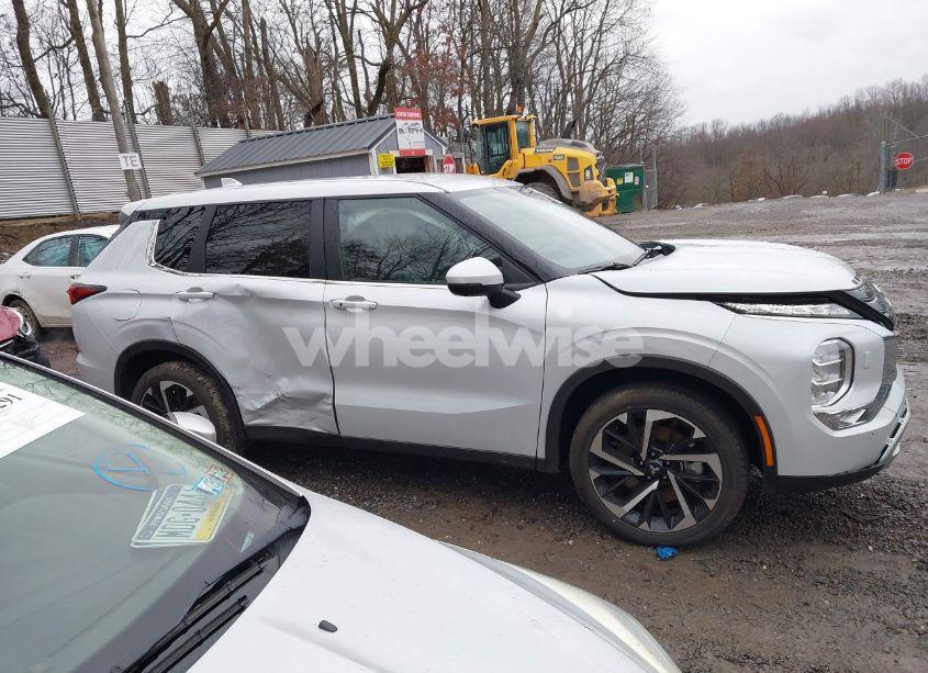 Photo 13 of 2024 Mitsubishi Outlander SE 2.5 S-AWC (VIN JA4J4VA80RZ047767)