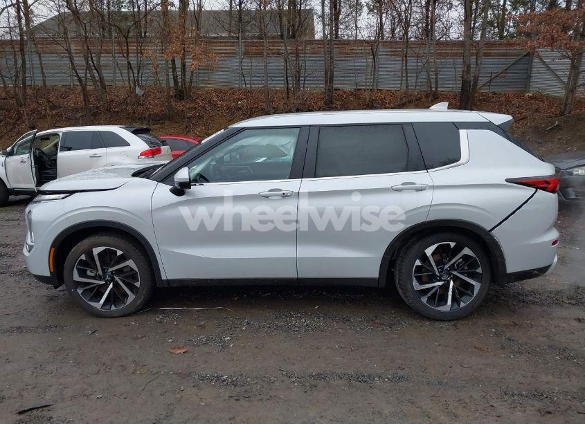 Photo 14 of 2024 Mitsubishi Outlander SE 2.5 S-AWC (VIN JA4J4VA80RZ047767)