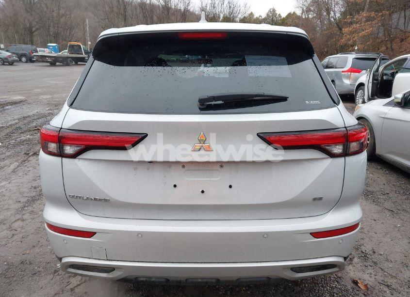 Photo 16 of 2024 Mitsubishi Outlander SE 2.5 S-AWC (VIN JA4J4VA80RZ047767)