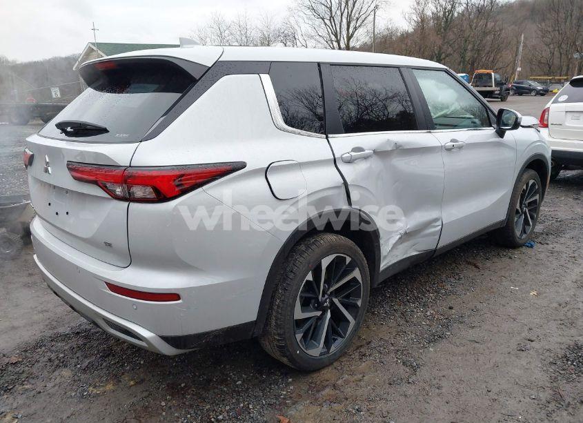 Photo 4 of 2024 Mitsubishi Outlander SE 2.5 S-AWC (VIN JA4J4VA80RZ047767)