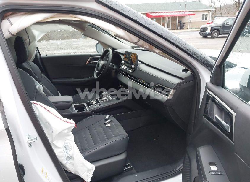 Photo 5 of 2024 Mitsubishi Outlander SE 2.5 S-AWC (VIN JA4J4VA80RZ047767)