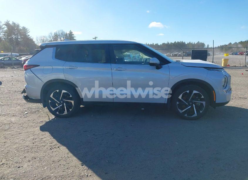 Photo 13 of 2024 Mitsubishi Outlander SE 2.5 S-AWC (VIN JA4J4VA81RZ009531)