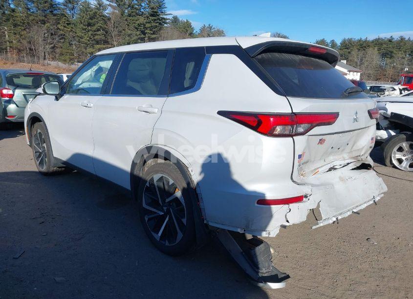 Photo 3 of 2024 Mitsubishi Outlander SE 2.5 S-AWC (VIN JA4J4VA81RZ009531)