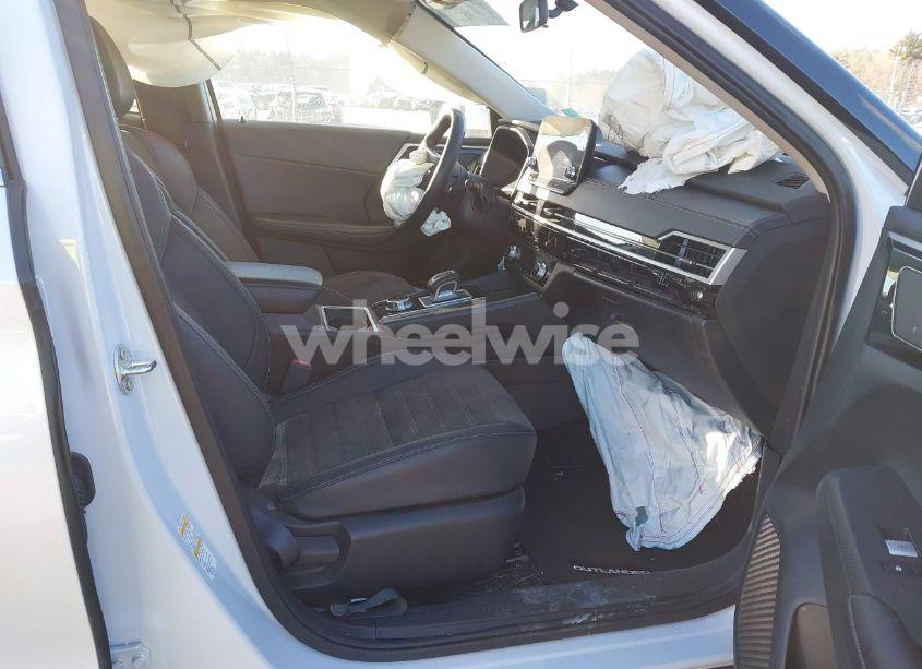 Photo 5 of 2024 Mitsubishi Outlander SE 2.5 S-AWC (VIN JA4J4VA81RZ009531)