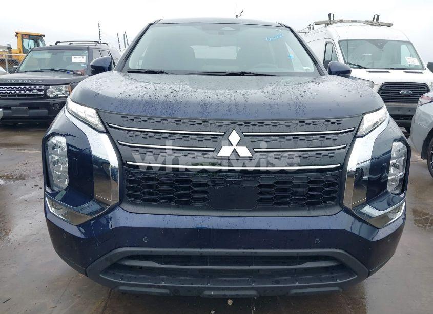 Photo 6 of 2024 Mitsubishi Outlander SE 2.5 S-AWC/SE BLACK EDITION S-AWC/SE BLACK EDITION W/PANO ROOF/SE RALLIART S-AWC (VIN JA4J4VA81RZ053500)