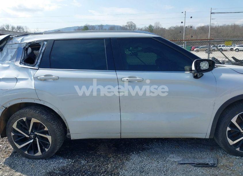 Photo 13 of 2022 Mitsubishi Outlander SEL SPECIAL EDITION (VIN JA4J4VA82NZ077220)