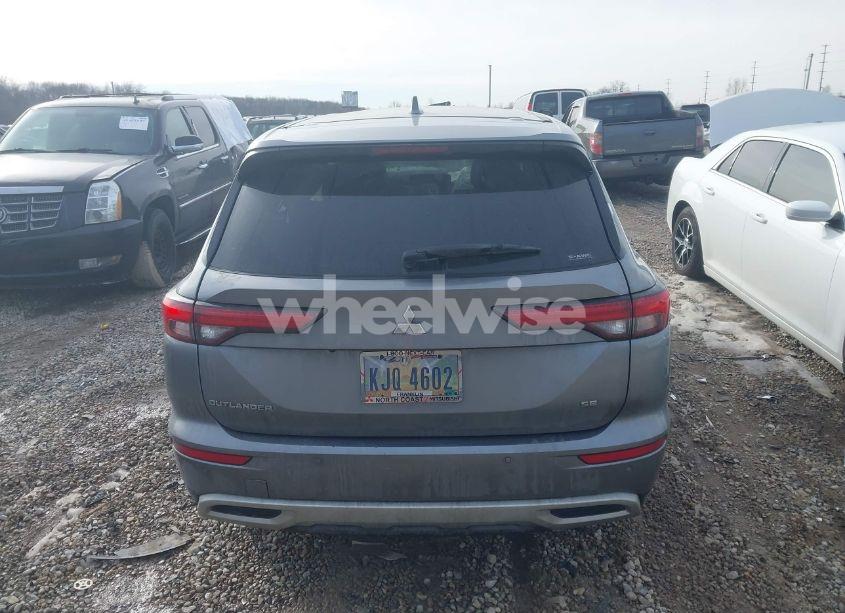 Photo 16 of 2024 Mitsubishi Outlander SE 2.5 S-AWC (VIN JA4J4VA82RZ007920)