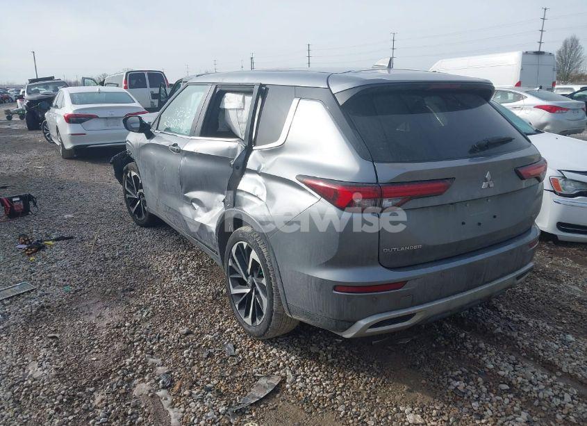 Photo 3 of 2024 Mitsubishi Outlander SE 2.5 S-AWC (VIN JA4J4VA82RZ007920)