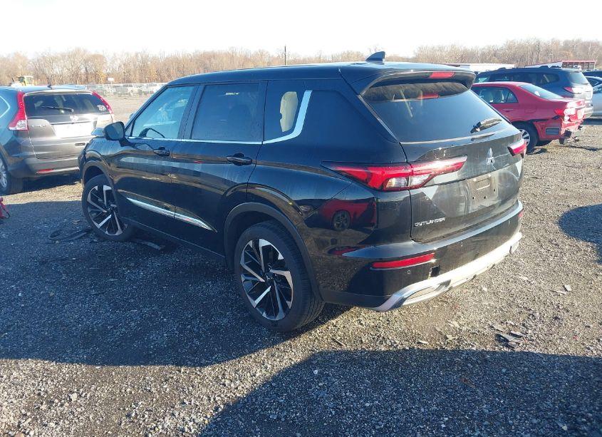 Photo 3 of 2024 Mitsubishi Outlander SE 2.5 (VIN JA4J4VA82RZ018660)