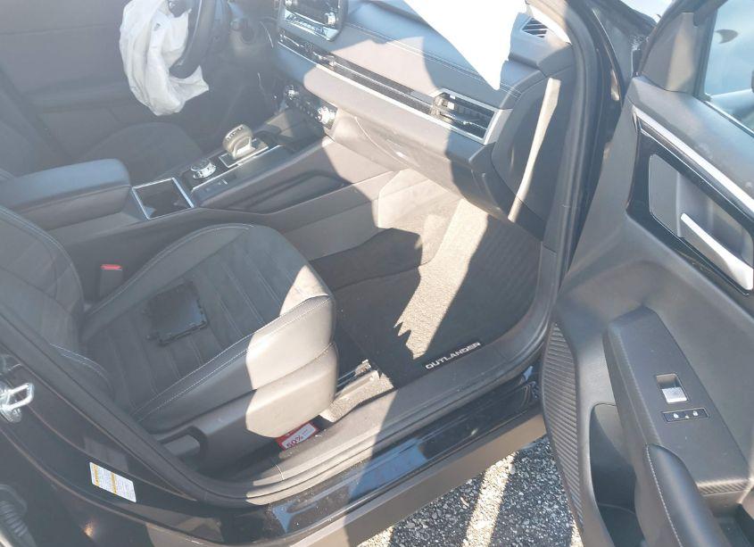 Photo 5 of 2024 Mitsubishi Outlander SE 2.5 (VIN JA4J4VA82RZ018660)