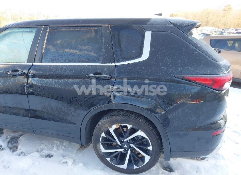 Photo 14 of 2024 Mitsubishi Outlander SE 2.5 S-AWC/SE BLACK EDITION S-AWC/SE BLACK EDITION W/PANO ROOF S-AWC/SE RALLIART S-AWC (VIN JA4J4VA82RZ066739)