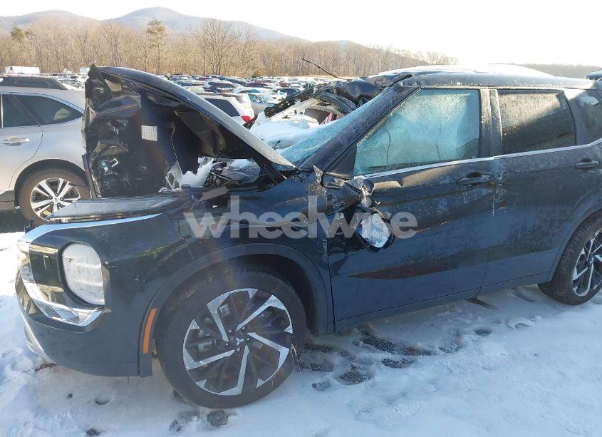 Photo 15 of 2024 Mitsubishi Outlander SE 2.5 S-AWC/SE BLACK EDITION S-AWC/SE BLACK EDITION W/PANO ROOF S-AWC/SE RALLIART S-AWC (VIN JA4J4VA82RZ066739)