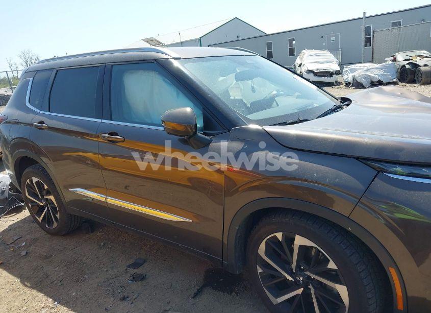 Photo 13 of 2022 Mitsubishi Outlander (VIN JA4J4VA83NZ073287)