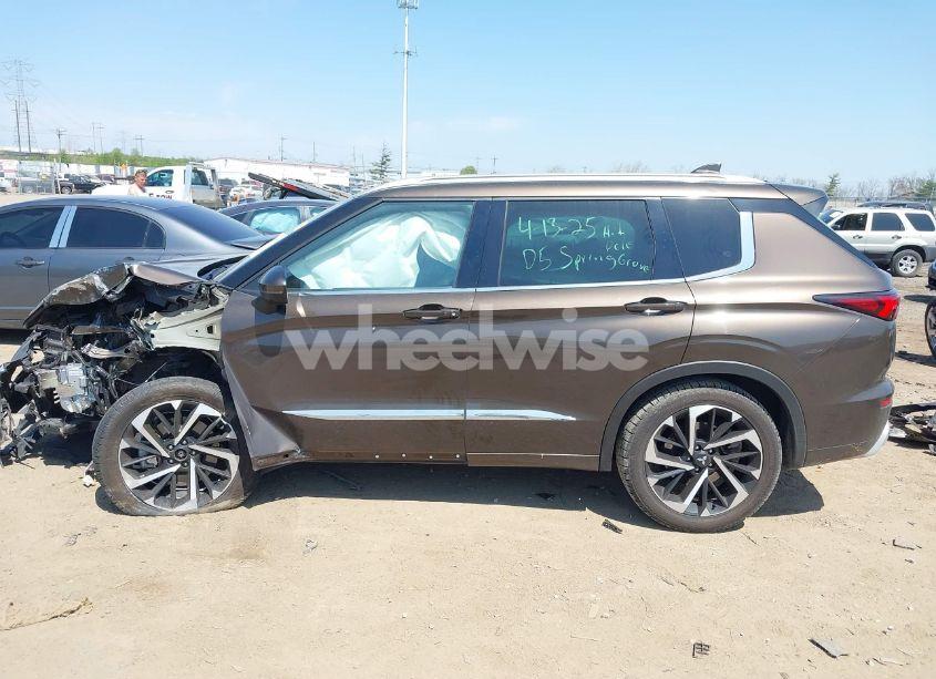 Photo 14 of 2022 Mitsubishi Outlander (VIN JA4J4VA83NZ073287)