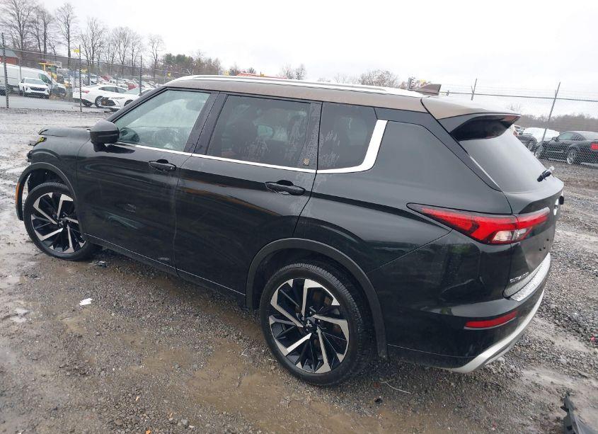 Photo 3 of 2023 Mitsubishi Outlander (VIN JA4J4VA83PZ019765)