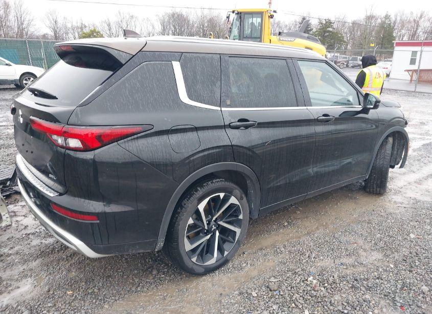Photo 4 of 2023 Mitsubishi Outlander (VIN JA4J4VA83PZ019765)
