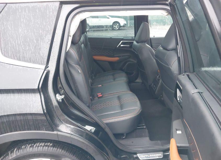 Photo 8 of 2023 Mitsubishi Outlander (VIN JA4J4VA83PZ019765)