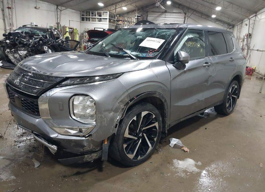 Photo 2 of 2024 Mitsubishi Outlander SE 2.5 (VIN JA4J4VA83RZ015525)