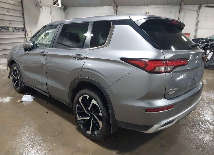 Photo 3 of 2024 Mitsubishi Outlander SE 2.5 (VIN JA4J4VA83RZ015525)