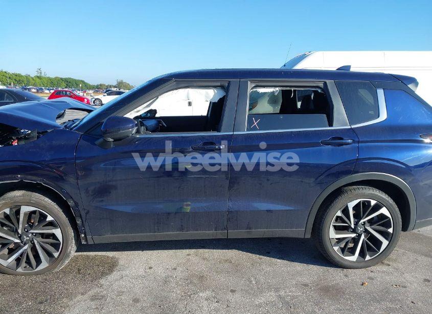 Photo 14 of 2024 Mitsubishi Outlander SE 2.5 S-AWC/SE BLACK EDITION S-AWC/SE BLACK EDITION W/PANO ROOF/SE RALLIART S-AWC (VIN JA4J4VA83RZ021597)