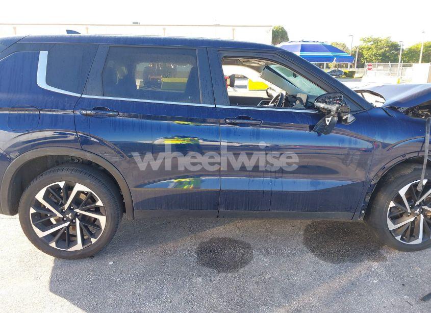 Photo 17 of 2024 Mitsubishi Outlander SE 2.5 S-AWC/SE BLACK EDITION S-AWC/SE BLACK EDITION W/PANO ROOF/SE RALLIART S-AWC (VIN JA4J4VA83RZ021597)