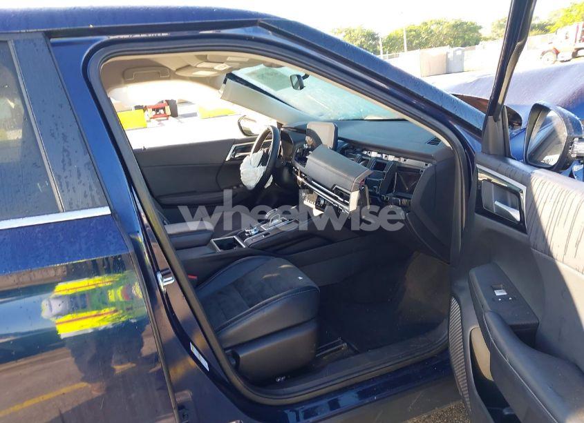 Photo 5 of 2024 Mitsubishi Outlander SE 2.5 S-AWC/SE BLACK EDITION S-AWC/SE BLACK EDITION W/PANO ROOF/SE RALLIART S-AWC (VIN JA4J4VA83RZ021597)