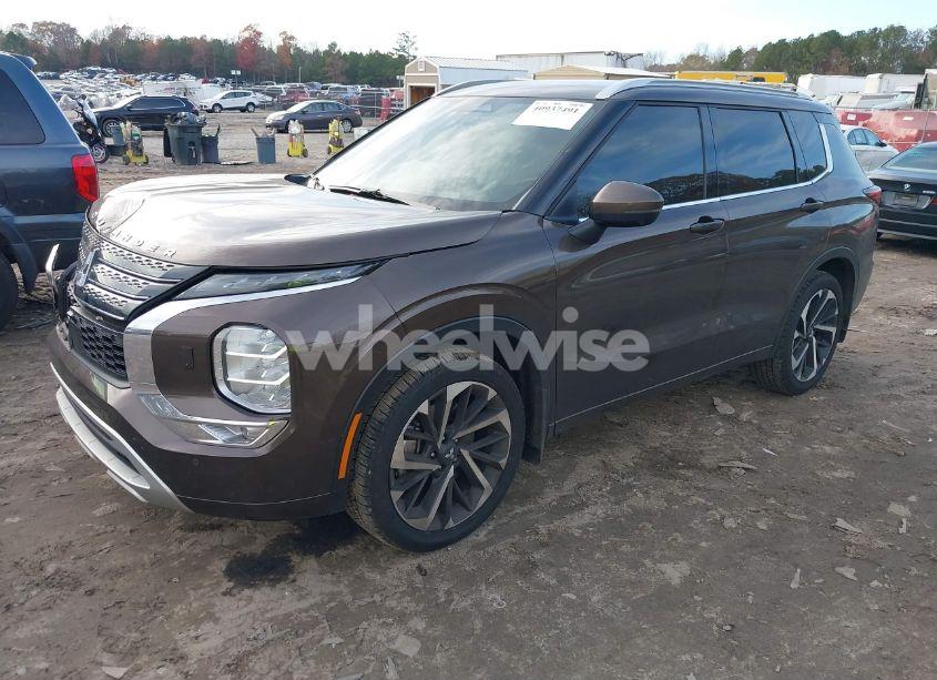 Photo 2 of 2023 Mitsubishi Outlander SEL 2.5 (VIN JA4J4VA84PZ040429)