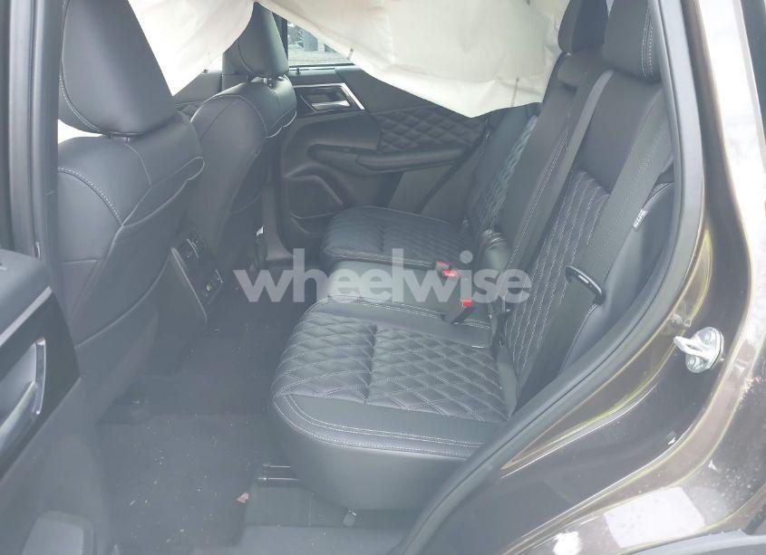 Photo 8 of 2023 Mitsubishi Outlander SEL 2.5 (VIN JA4J4VA84PZ040429)