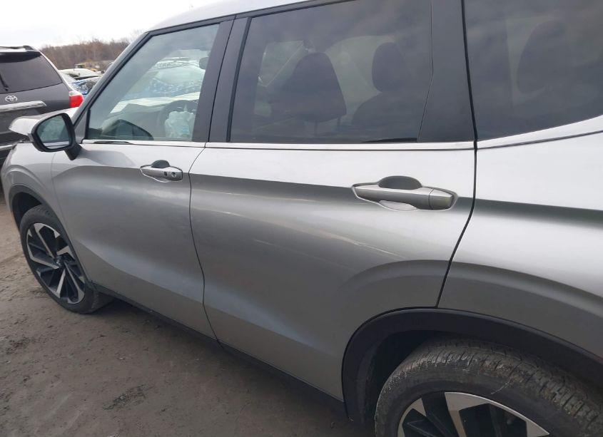 Photo 14 of 2024 Mitsubishi Outlander SE 2.5 /SE BLACK EDITION /SE BLACK EDITION W/PANO ROOF /SE RALLIART (VIN JA4J4VA84RZ023911)