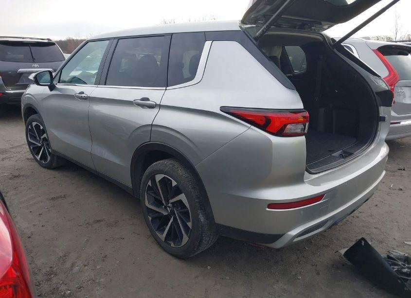 Photo 3 of 2024 Mitsubishi Outlander SE 2.5 /SE BLACK EDITION /SE BLACK EDITION W/PANO ROOF /SE RALLIART (VIN JA4J4VA84RZ023911)