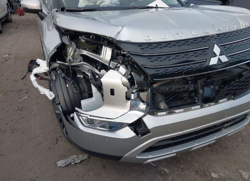 Photo 6 of 2024 Mitsubishi Outlander SE 2.5 /SE BLACK EDITION /SE BLACK EDITION W/PANO ROOF /SE RALLIART (VIN JA4J4VA84RZ023911)