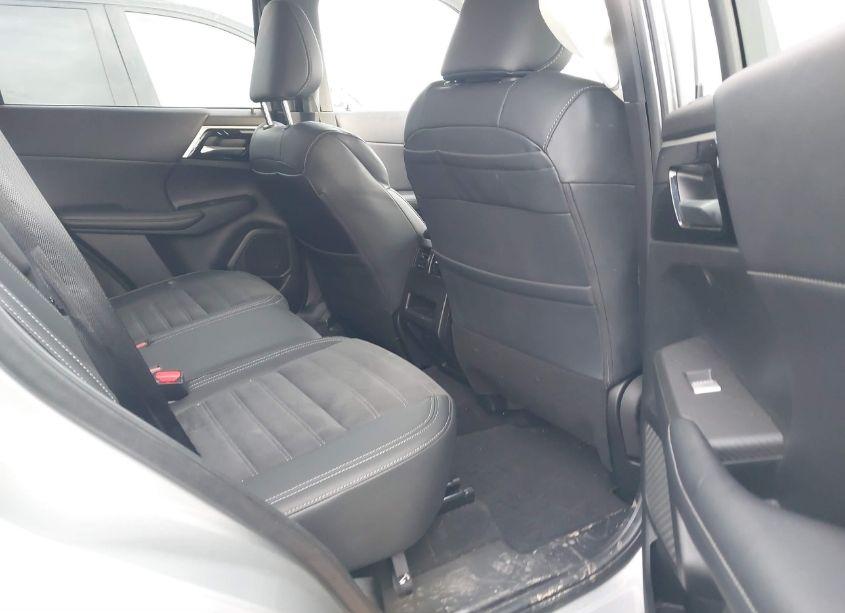 Photo 8 of 2024 Mitsubishi Outlander SE 2.5 /SE BLACK EDITION /SE BLACK EDITION W/PANO ROOF /SE RALLIART (VIN JA4J4VA84RZ023911)