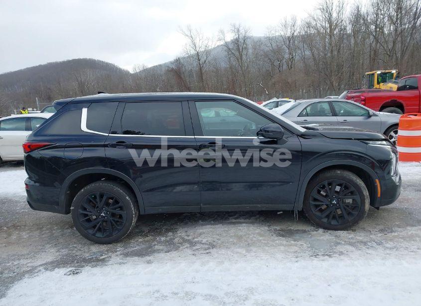 Photo 13 of 2024 Mitsubishi Outlander SE BLACK EDITION S-AWC (VIN JA4J4VA84RZ030390)