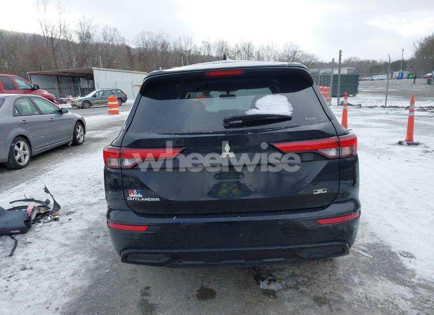 Photo 16 of 2024 Mitsubishi Outlander SE BLACK EDITION S-AWC (VIN JA4J4VA84RZ030390)