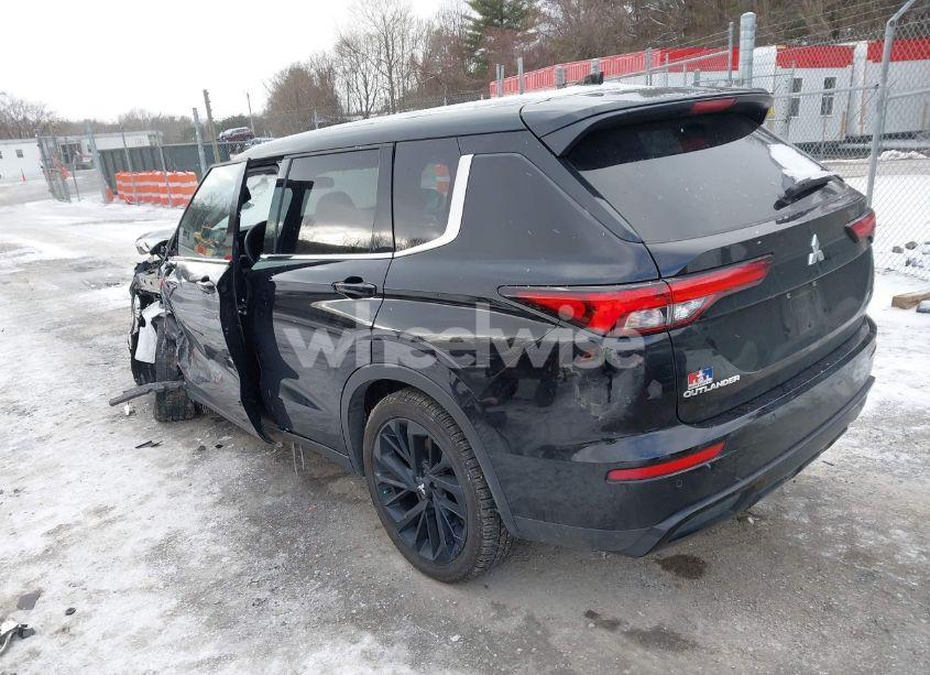 Photo 3 of 2024 Mitsubishi Outlander SE BLACK EDITION S-AWC (VIN JA4J4VA84RZ030390)