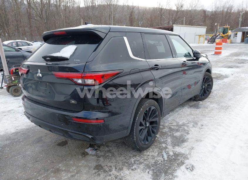 Photo 4 of 2024 Mitsubishi Outlander SE BLACK EDITION S-AWC (VIN JA4J4VA84RZ030390)