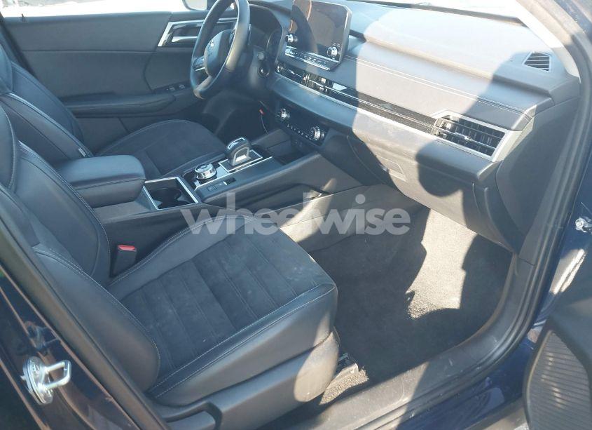 Photo 5 of 2024 Mitsubishi Outlander SE 2.5 S-AWC/SE BLACK EDITION S-AWC/SE BLACK EDITION W/PANO ROOF/SE RALLIART S-AWC (VIN JA4J4VA84RZ031832)