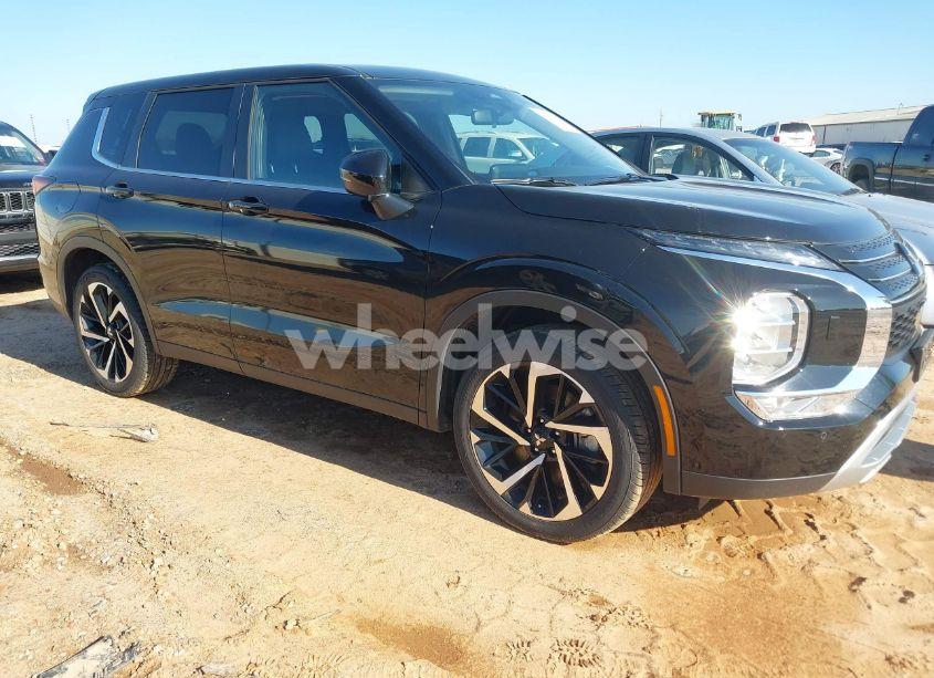 2024 Mitsubishi Outlander SE 2.5 S-AWC/SE BLACK EDITION S-AWC/SE BLACK EDITION W/PANO ROOF/SE RALLIART S-AWC (VIN JA4J4VA84RZ075202) main photo