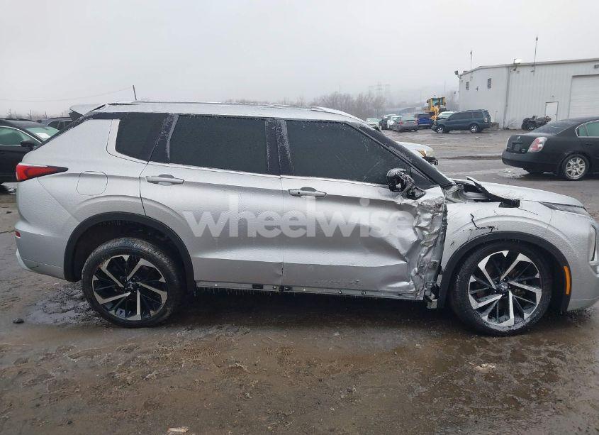 Photo 13 of 2022 Mitsubishi Outlander SEL 2.5 S-AWC/SEL LAUNCH EDITION S-AWC/SEL SPECIAL EDITION S-AWC (VIN JA4J4VA85NZ009235)