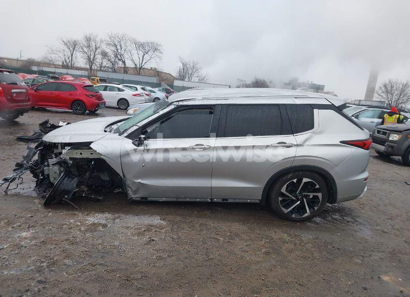 Photo 14 of 2022 Mitsubishi Outlander SEL 2.5 S-AWC/SEL LAUNCH EDITION S-AWC/SEL SPECIAL EDITION S-AWC (VIN JA4J4VA85NZ009235)