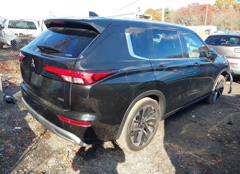 Photo 4 of 2022 Mitsubishi Outlander SEL SPECIAL EDITION (VIN JA4J4VA85NZ061173)