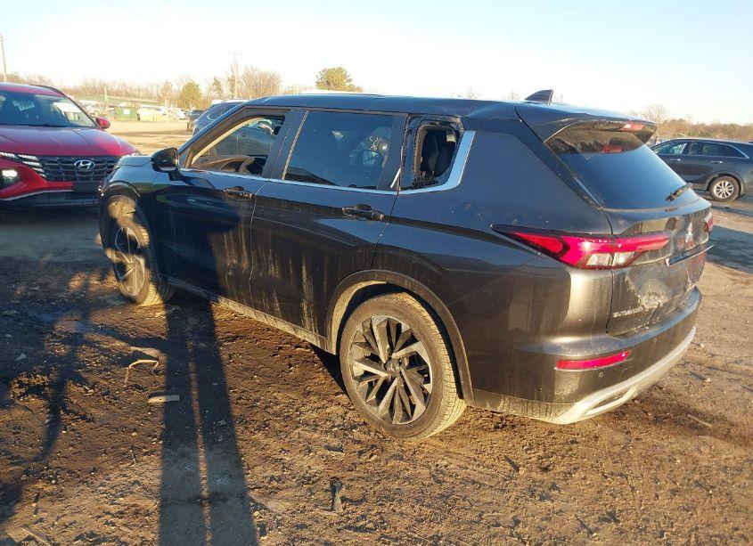 Photo 3 of 2024 Mitsubishi Outlander SE 2.5 S-AWC/SE BLACK EDITION S-AWC/SE BLACK EDITION W/PANO ROOF S-AWC/SE RALLIART S-AWC (VIN JA4J4VA85RZ076150)