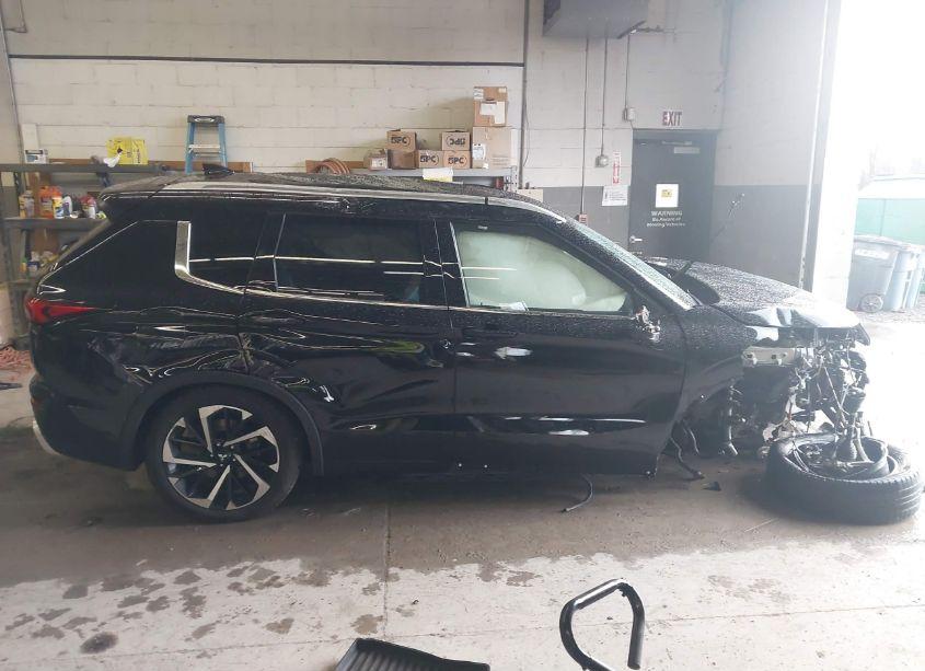 Photo 13 of 2022 Mitsubishi Outlander SEL 2.5 /SEL LAUNCH EDITION /SEL SPECIAL EDITION (VIN JA4J4VA86NZ072490)