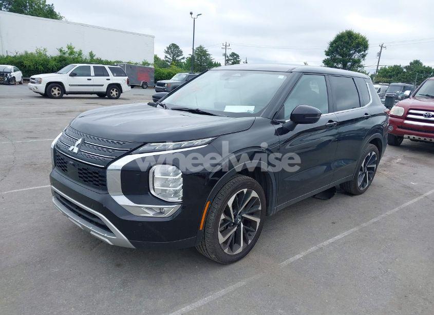 Photo 2 of 2024 Mitsubishi Outlander SE 2.5 S-AWC/SE BLACK EDITION S-AWC/SE BLACK EDITION W/PANO ROOF S-AWC/SE RALLIART S-AWC (VIN JA4J4VA86RZ039124)