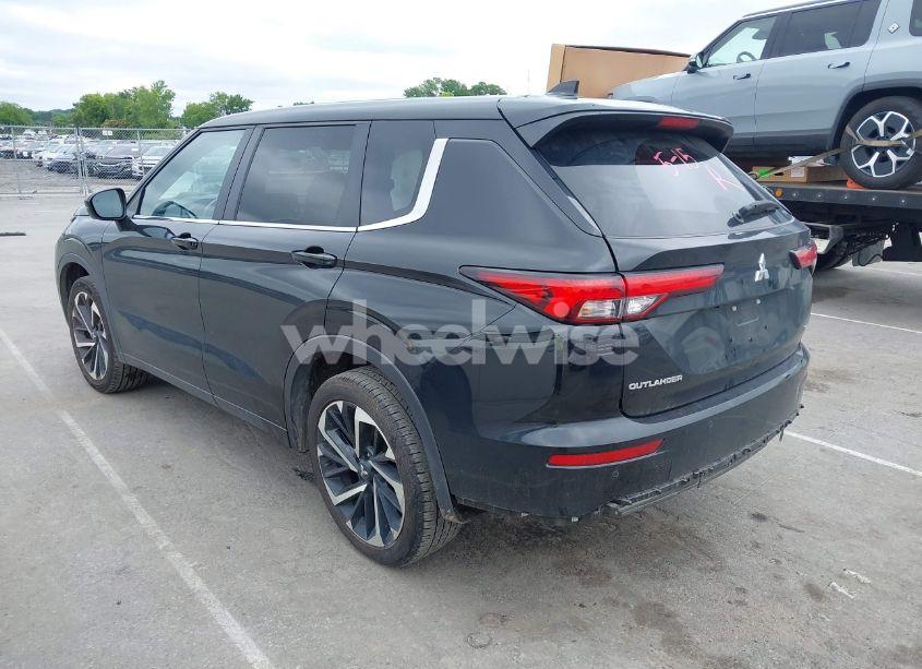 Photo 3 of 2024 Mitsubishi Outlander SE 2.5 S-AWC/SE BLACK EDITION S-AWC/SE BLACK EDITION W/PANO ROOF S-AWC/SE RALLIART S-AWC (VIN JA4J4VA86RZ039124)