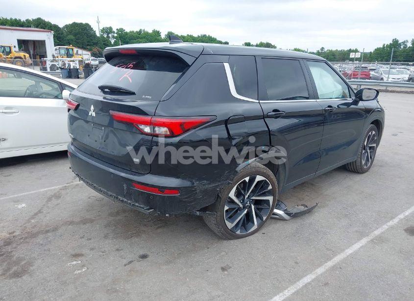 Photo 4 of 2024 Mitsubishi Outlander SE 2.5 S-AWC/SE BLACK EDITION S-AWC/SE BLACK EDITION W/PANO ROOF S-AWC/SE RALLIART S-AWC (VIN JA4J4VA86RZ039124)